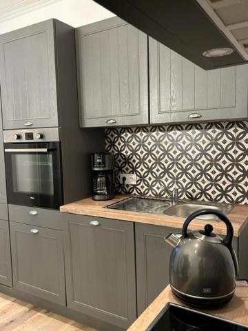 Apartment Deli *